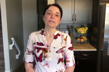 Easy Homemade Pizza! (Oven Baked and Pan made)