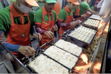 Best Bangkok Street Food in Wang Lang Market, Thailand