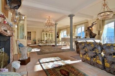 LUXURIOUS MEDITERRANEAN COUNTRY STYLE ESTATE