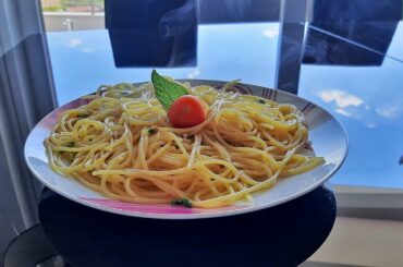 How to make perfect italian pasta in 10 minutes. Aglio olio & peperoncino