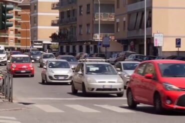 Rome's cafes and restaurants reopen for takeaways