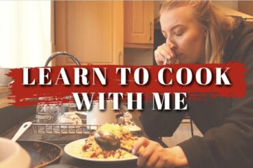 LETS COOK A SPAG BOWL! // LEARN TO COOK WITH ME | Sarah Ellen