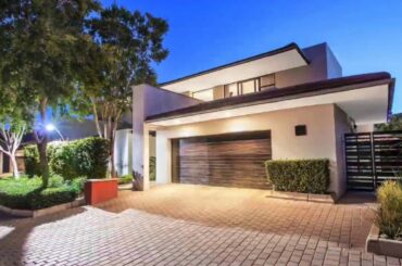 The Lakes, Lombardy Estate