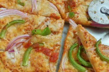 pizza | veg pizza | onion and capsicum pizza | simple veg pizza