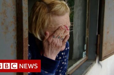 Coronavirus: Naples feels the cost of Italy's lockdown - BBC News