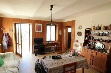 Cascinale a Monforte d'Alba posizione dominante Unica!!