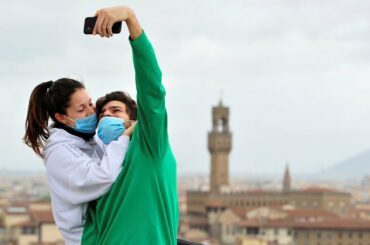 Italians allowed to visit some relatives as more restrictions lifted