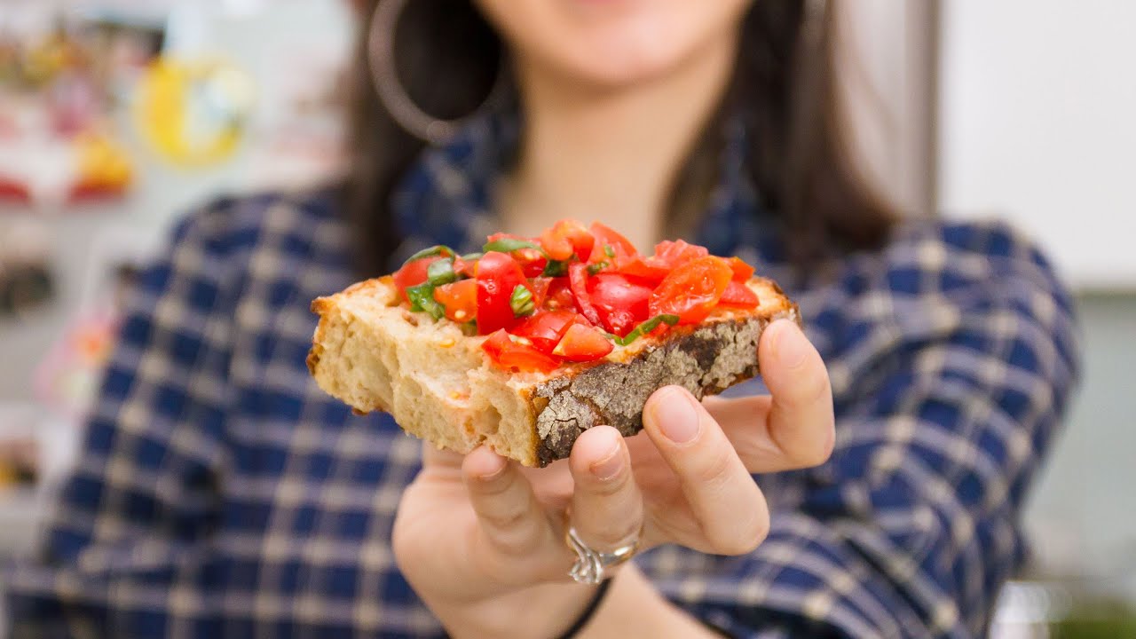 HOW TO MAKE ITALIAN BRUSCHETTA – Easy and Authentic Recipe HOW TO MAKE ITALIAN BRUSCHETTA - Easy and Authentic Recipe