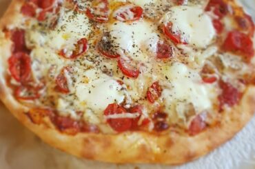 ПИЦЦА НА ТЕСТЕ ПО ИТАЛЬЯНСКОМУ РЕЦЕПТУ.  ITALIAN RECIPE PIZZA.