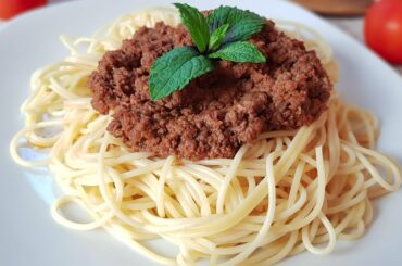 How To Make Spaghetti Bolognese | Desi Style | Quick and Easy | Family Favourite