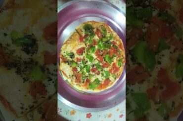 Homemade pizza eating asmr