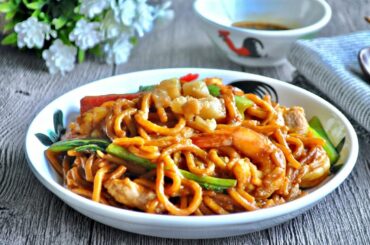 [ Piseth Official ]  The Best Hokkien Mee in Singapore  Food Finders