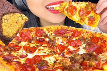 [Subtitles ASMR Eating] ASMR CHEESY DOMINOS PIZZA Bacon, Sausage & Pepperoni (No Talking) ASMR Phan