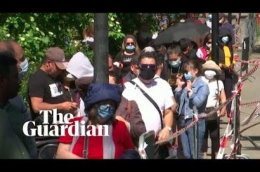 More than 1,000 queue in Geneva to get free food parcels amid coronavirus lockdown