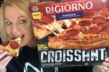 NEW DiGIORNO CROISSANT PIZZA CRUST Review 🥐🍕