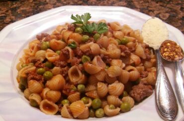 How to cook Italian Peas and Macaroni in a meat sauce Recipe