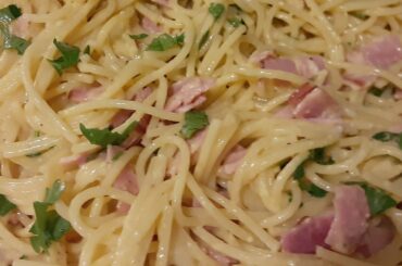 Italian cuisine: Spaghetti carbonara/Спагетти карбонара
