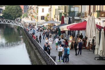 Italians enjoy first days of open bars, restaurants, hairdressers and shops