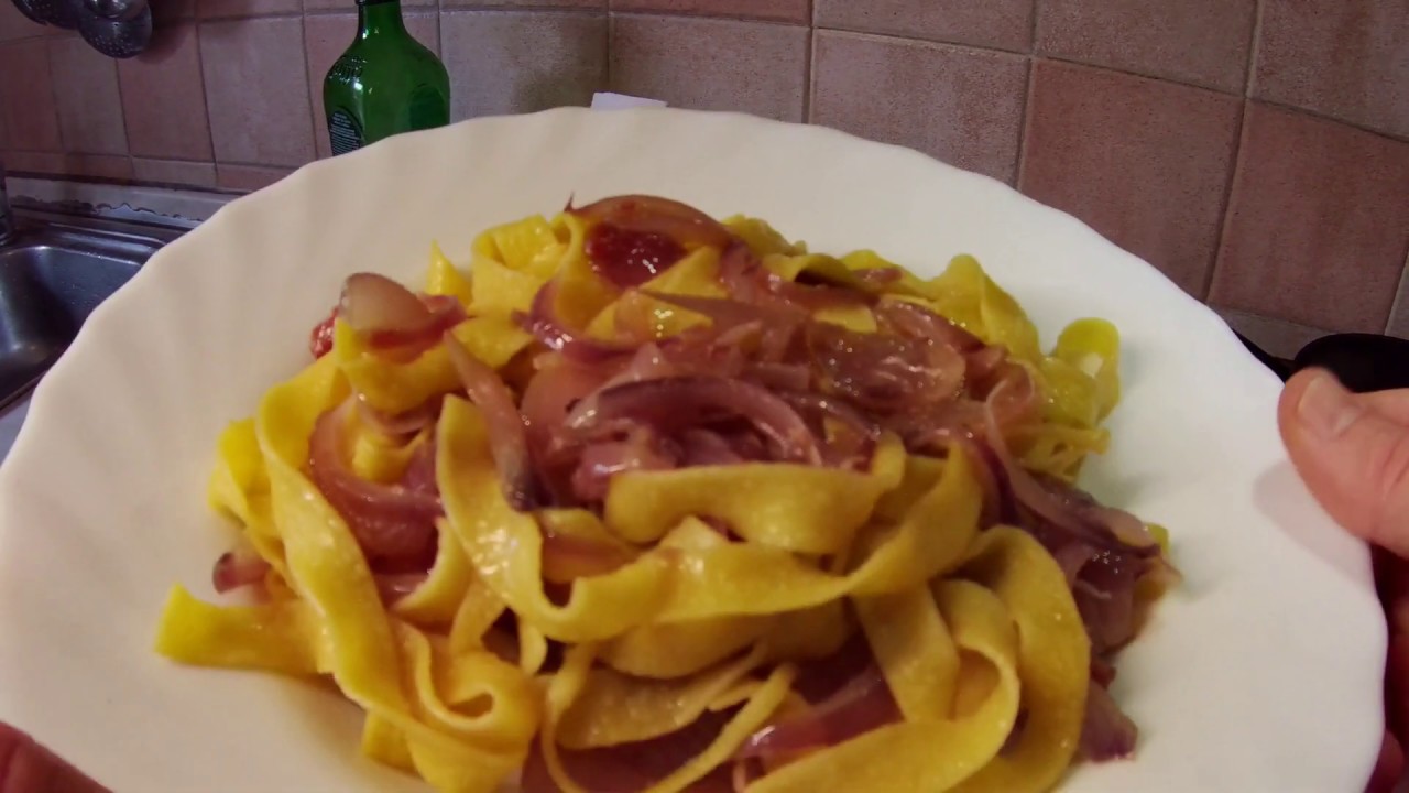 tagliatelle onion & bacon pasta recipe from Italy/ricetta tagliatelle