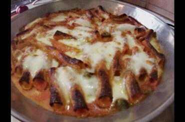 delicious au gratin pasta recipe from Italy with mozzarella cheese/ricetta pasta al forno gratinata