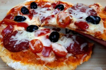 5 Minute NO OVEN, NO YEAST PIZZA! Lockdown Pizza Recipe | Pizza in 5 minute, fara drojdie, la tigaie