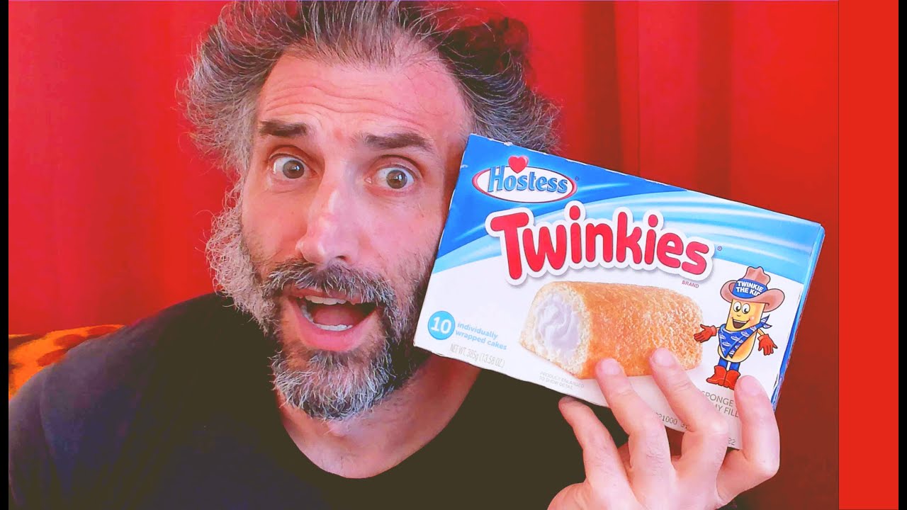Italian trying twinkies for the first time Italian trying twinkies for the first time