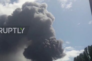 Italy: Thick plumes of smoke billow after blast at Venice chemical plant