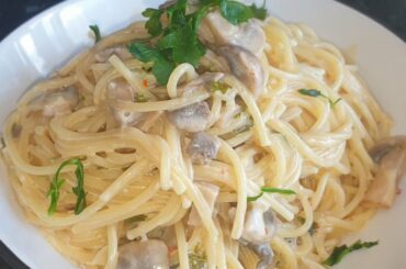 Sofia's Quick Meals | Spaghetti with Mushrooms, Cream & Wine | Earthy/Creamy Quick Pasta Sauce