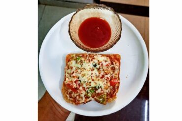 Bread Pizza Recipe | Easy Quarantine Recipes | Food fever