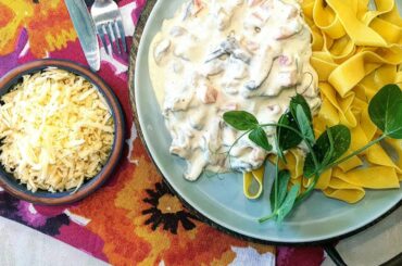 CHICKEN ALFREDO 🇮🇹 #italianrecipe #pastarecipe #italianfood #olivesherbsspices