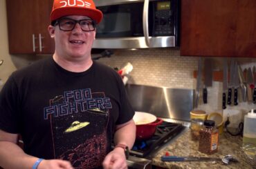 Rigatoni a la Vodka - Cooking with Cosmo