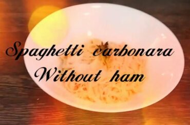 Spaghetti carbonara/spaghetti with egg and cream/Italian spaghetti/white spaghetti