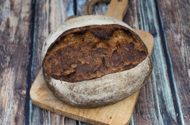 Is it important to shape your sourdough bread? | High hydration shaping | Foodgeek