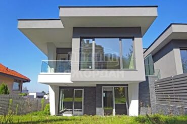 You’ll love this gorgeous 3-story home located in Sofia - Boyana. / JORDAN BULGARIA ESTATE /