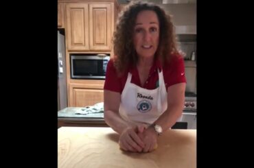 Tuscan Women Cook Makes Pici Pasta
