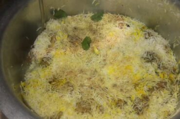 BIRYANI COOKED BY ITALIAN CHEF RAMAZAN AFTARI DINNER VLOG