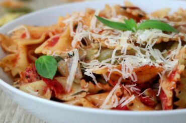 Easy Farfalle Pasta in Tomato Red Sauce? Recipe You Can Make At Home (Quarantine Recipes)
