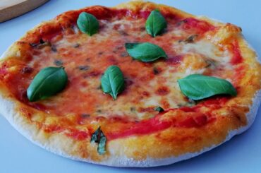 how to make perfect pizza - basic pizza dough recipe | La vraie pâte à pizza - recette italienne
