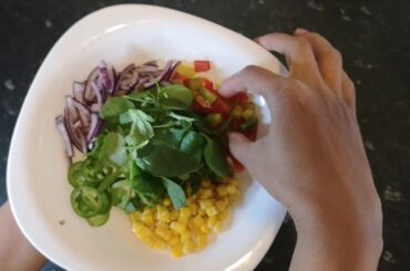 Homemade Italian Pizza | Easy recipe |#Cookwithme | #Stayhome