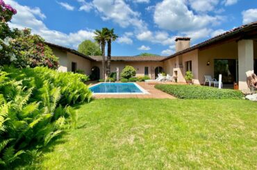 Splendid villa for sale with swimming pool in Magliaso, Ticino directly on Lake Lugano, Switzerland