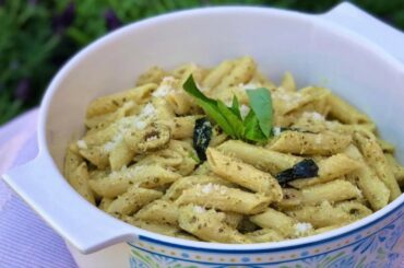 Pasta Penne with Pesto (Pasta Penne bersama krim dan pesto)