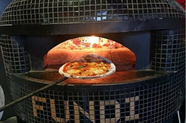 CHEESY PIZZA PEPPERONI PIZZA MARGHERITA WOOD OVEN MOZZARELLA London Street FOOD