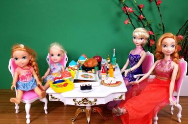 Restaurant ! Elsa and Anna toddlers and Barbie - Pizza - Food