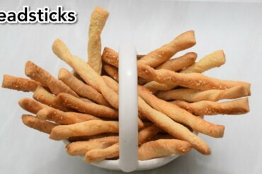 Homemade Breadsticks Recipe in Urdu/ Hindi | Thin & Crispy Garlic Breadsticks | Italian Grissini |