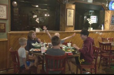 Local restaurants see increase in business after opening dining areas