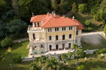 Villa Volpi in Art Nouveau style with a giant park