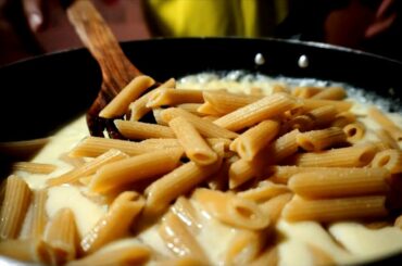 EASY ITALIAN CREAMY CHEESY PENE PASTA|QUATRO FORMAGGI|ITALIAN तरीके से बनाये पास्ता|4 CHEESE PASTA