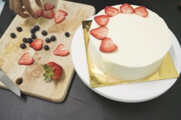 Simple cake decoration | Italian Buttercream | Sweet Schopfer