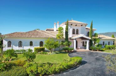 Contemporary Luxury Villa in La Zagaleta, Marbella | Drumelia