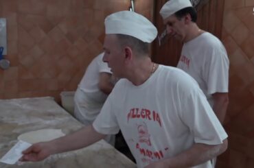 Food in Rome ITALY - Busy Pizzeria